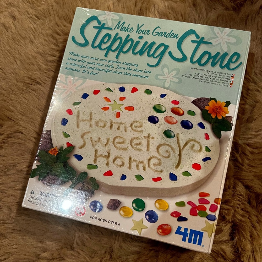 Brand New Sealed 4M Make Your Garden Stepping Stone Kit